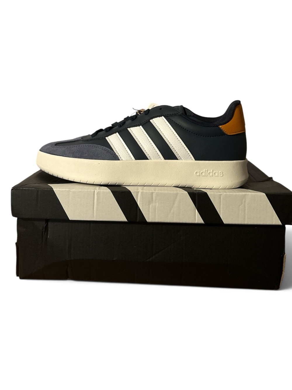 Adidas Barreda JI2310 Aurora Ink Cloud White Men’s 8.5 NWT